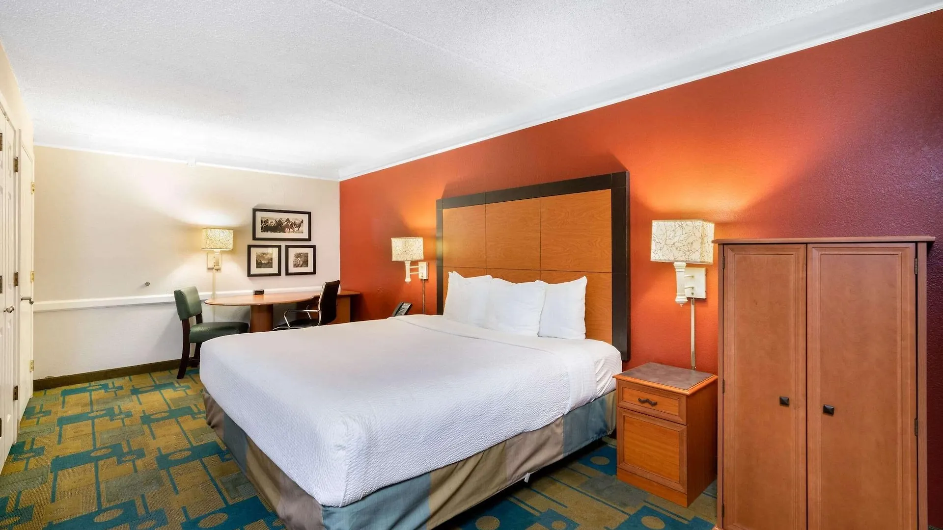 *** Hotel La Quinta Inn By Wyndham Phoenix Sky Harbor Airport Tempe United States