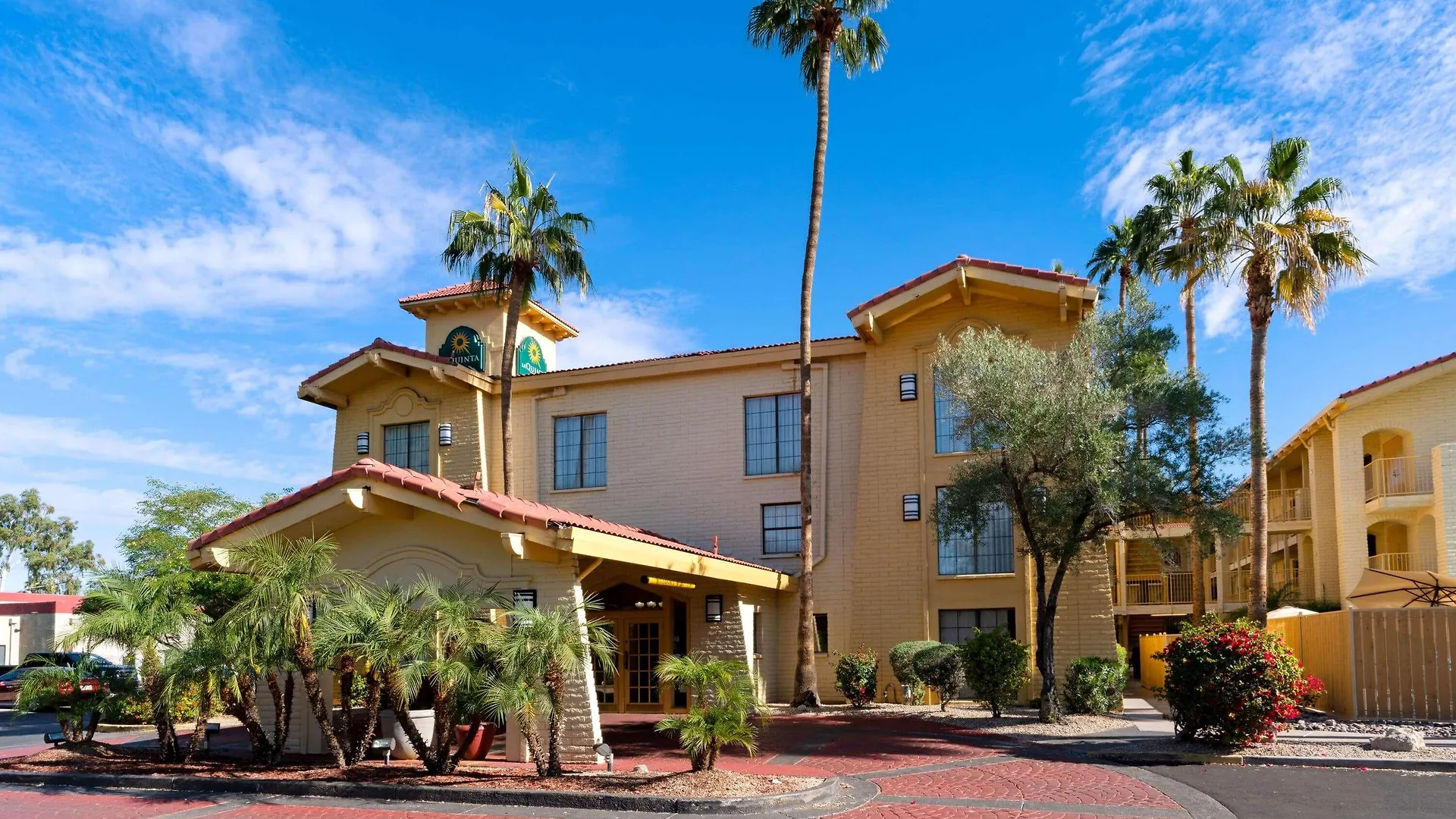 La Quinta Inn By Wyndham Phoenix Sky Harbor Airport Tempe Hotel